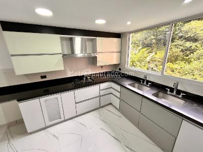 Casa de 5 alcobas en venta en La Doctora, Sabaneta, 480 m² · foto 2 de 20