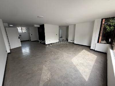 Apartamento de 3 alcobas en venta en La Aguacatala, Medellín, 100 m² · foto 3 de 18