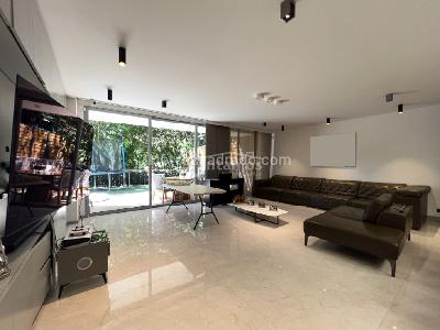 Casa de 4 alcobas en venta en Tres Esquinas, Medellín, 251 m² · foto 2 de 20