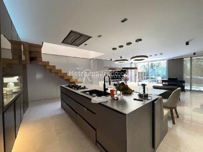Casa de 4 alcobas en venta en Tres Esquinas, Medellín, 251 m² · foto 10 de 20