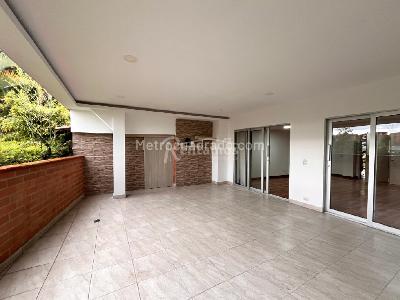 Casa en Arriendo, La Intermedia, Envigado en Envigado, de Inmobiliaria Rentamos