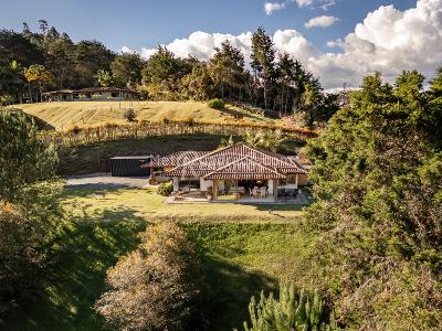 Casa de 3 alcobas en arriendo en Gilberto Echeverry, Rionegro, 265 m² · foto 6 de 19