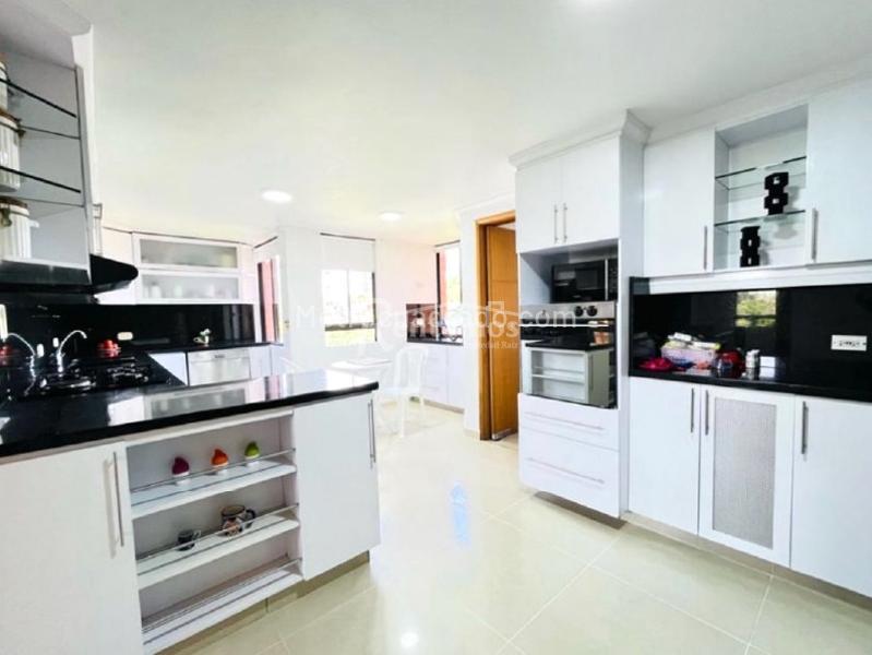 Apartamento en Venta, El Campestre, Medellín - Więcej