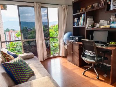 Casa de 4 alcobas en venta en Los Benedictinos, Envigado, 234 m² · foto 6 de 15