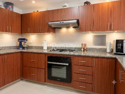 Casa de 4 alcobas en venta en Los Benedictinos, Envigado, 234 m² · foto 7 de 15