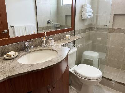 Casa de 4 alcobas en venta en Los Benedictinos, Envigado, 234 m² · foto 9 de 15
