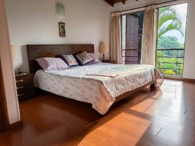 Casa de 4 alcobas en venta en Los Benedictinos, Envigado, 234 m² · foto 11 de 15