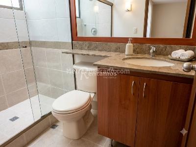 Casa de 4 alcobas en venta en Los Benedictinos, Envigado, 234 m² · foto 13 de 15