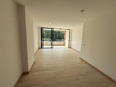 Apartamento de 3 alcobas en venta en Camino Verde, Medellín, 88 m² · foto 3 de 20