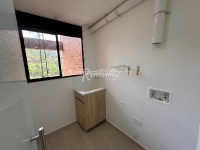 Apartamento de 3 alcobas en venta en Camino Verde, Medellín, 88 m² · foto 8 de 20