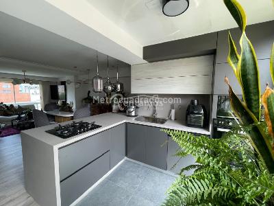Apartamento en venta en La Frontera, Medellín · foto 2 de 19