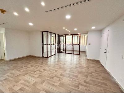 Office for rent in Milla De Oro, Medellín