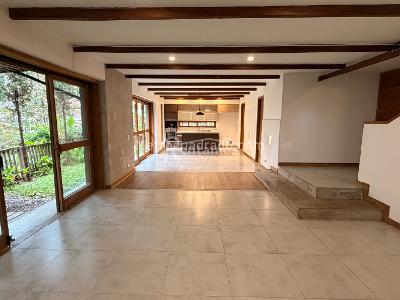 Casa de 2 alcobas en venta en Loma De Las Brujas, Envigado, 200 m² · foto 2 de 20