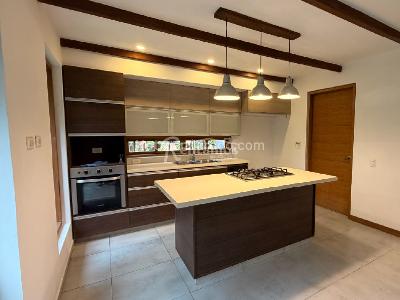 Casa de 2 alcobas en venta en Loma De Las Brujas, Envigado, 200 m² · foto 4 de 20