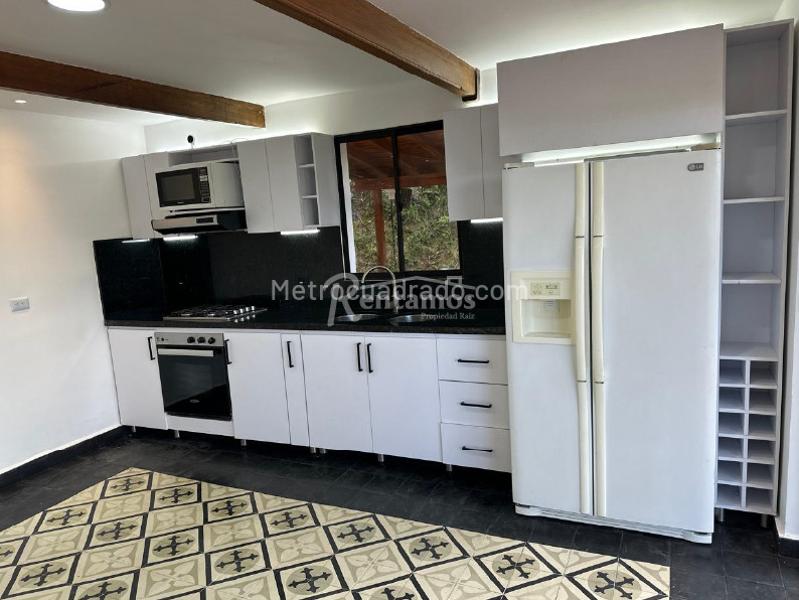 Exclusive 3BR House for Rent in Santa Elena - 4