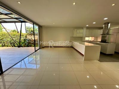 Casa de 3 alcobas en venta en Loma El Atravesado, Envigado, 280 m² · foto 2 de 20