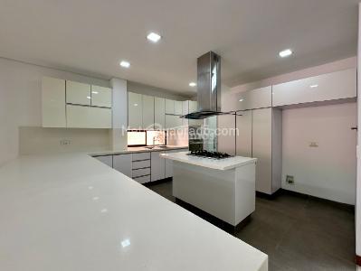 Casa de 3 alcobas en venta en Loma El Atravesado, Envigado, 280 m² · foto 6 de 20