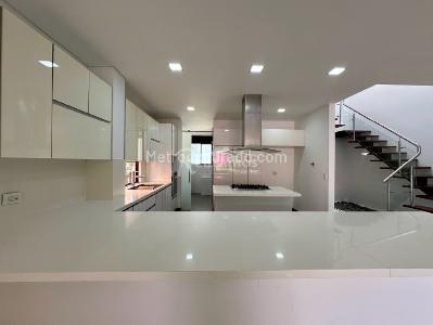 Casa de 3 alcobas en venta en Loma El Atravesado, Envigado, 280 m² · foto 7 de 20