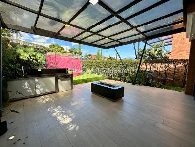Casa de 3 alcobas en venta en Loma El Atravesado, Envigado, 280 m² · foto 8 de 20