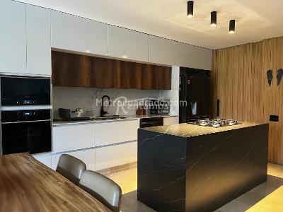 Casa de 3 alcobas en venta en Loma El Atravesado, Envigado, 202 m² · foto 4 de 20