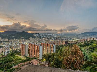 Casa de 4 alcobas en venta en La Doctora, Sabaneta, 500 m² · foto 2 de 20