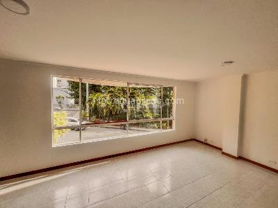 Apartamento de 2 alcobas en arriendo en Los Naranjos, Medellín, 82 m² · foto 2 de 20