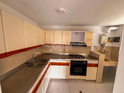 Apartamento de 2 alcobas en arriendo en Los Naranjos, Medellín, 82 m² · foto 7 de 20