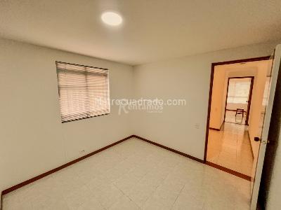 Apartamento de 2 alcobas en arriendo en Los Naranjos, Medellín, 82 m² · foto 15 de 20