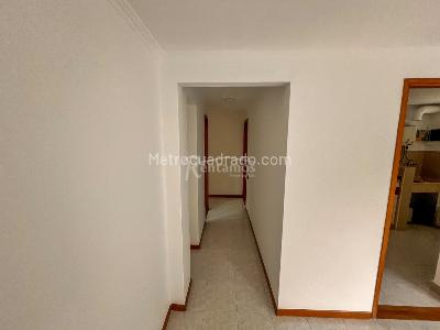 Apartamento de 2 alcobas en arriendo en Los Naranjos, Medellín, 82 m² · foto 17 de 20