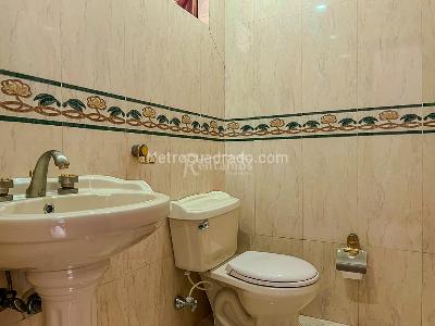 Casa en venta en Loma Del Escobero, Envigado · foto 9 de 20