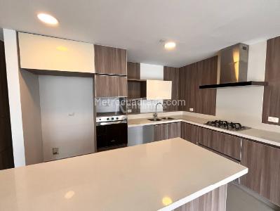 Apartamento de 4 alcobas en arriendo en Loma De Las Brujas, Envigado, 205 m² · foto 3 de 20