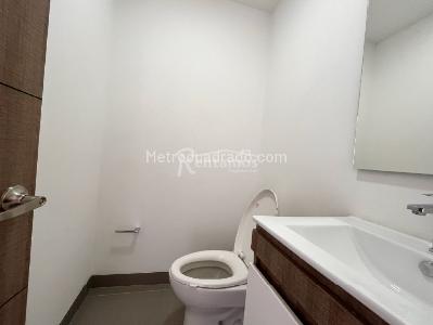 Apartamento de 4 alcobas en arriendo en Loma De Las Brujas, Envigado, 205 m² · foto 15 de 20
