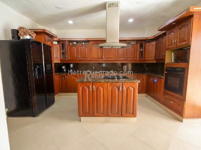 Casa de 3 alcobas en venta en San Jose, Sabaneta, 410 m² · foto 7 de 20