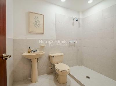 Casa de 3 alcobas en venta en San Jose, Sabaneta, 410 m² · foto 11 de 20