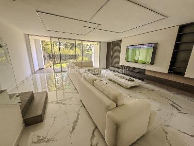 Casa de 3 alcobas en venta en Loma El Atravesado, Envigado, 266 m² · foto 2 de 20