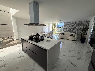 Casa de 3 alcobas en venta en Loma El Atravesado, Envigado, 266 m² · foto 8 de 20