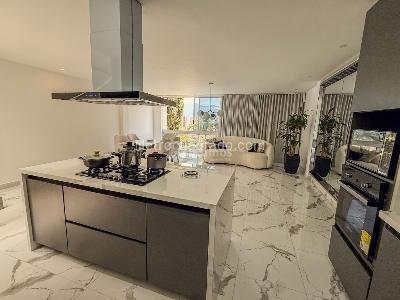 Casa de 3 alcobas en venta en Loma El Atravesado, Envigado, 266 m² · foto 9 de 20