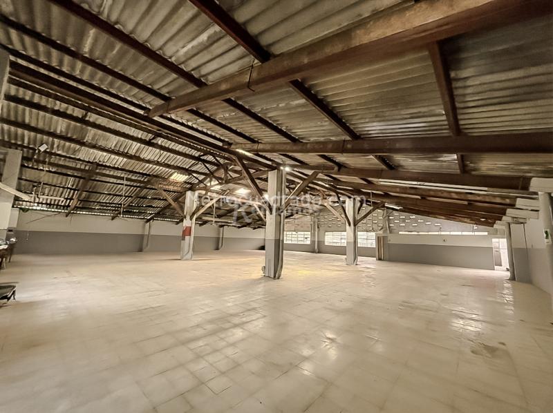 Bodega en Arriendo, Barrio Colombia, Medellín - Más