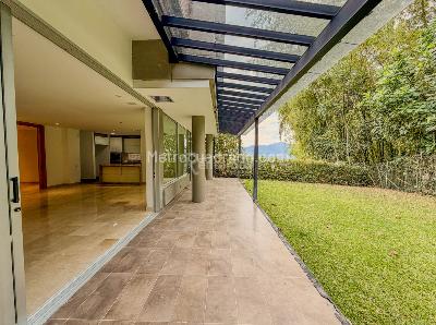 Casa de 3 alcobas en arriendo en Loma El Atravesado, Envigado, 337 m² · foto 6 de 20