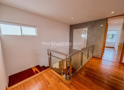 Casa de 3 alcobas en arriendo en Loma El Atravesado, Envigado, 337 m² · foto 11 de 20