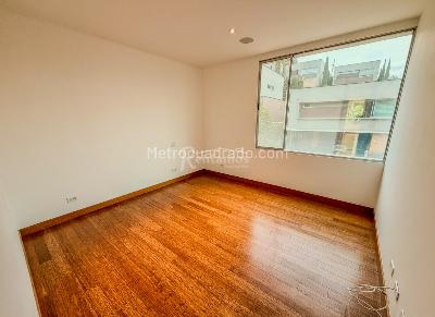 Casa de 3 alcobas en arriendo en Loma El Atravesado, Envigado, 337 m² · foto 18 de 20