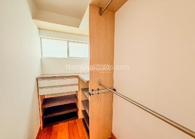Casa de 3 alcobas en arriendo en Loma El Atravesado, Envigado, 337 m² · foto 19 de 20