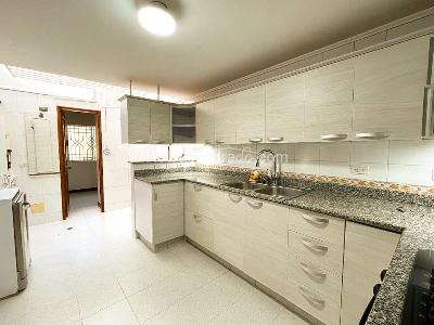 Casa de 3 alcobas en venta en Loma Del Escobero, Envigado, 190 m² · foto 5 de 20