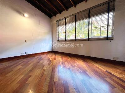 Casa de 3 alcobas en venta en Loma Del Escobero, Envigado, 190 m² · foto 6 de 20