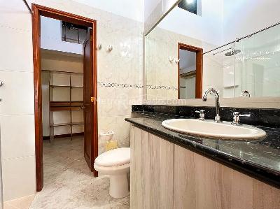 Casa de 3 alcobas en venta en Loma Del Escobero, Envigado, 190 m² · foto 7 de 20