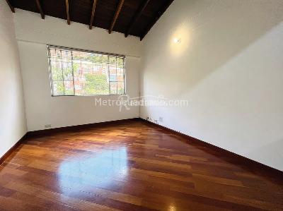Casa de 3 alcobas en venta en Loma Del Escobero, Envigado, 190 m² · foto 9 de 20