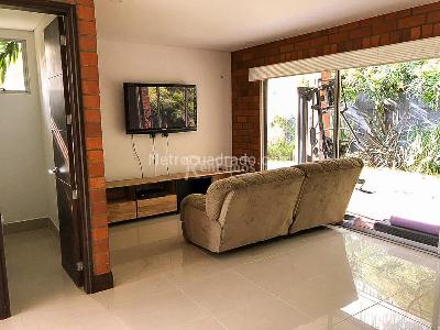 Casa de 4 alcobas en venta en Las Lomitas, Sabaneta, 460 m² · foto 2 de 20