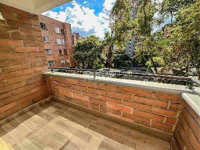 Apartamento de 3 alcobas en venta en Loma Benedictinos, Medellín, 98 m² · foto 3 de 20