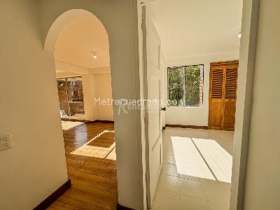 Apartamento de 3 alcobas en venta en Loma Benedictinos, Medellín, 98 m² · foto 10 de 20