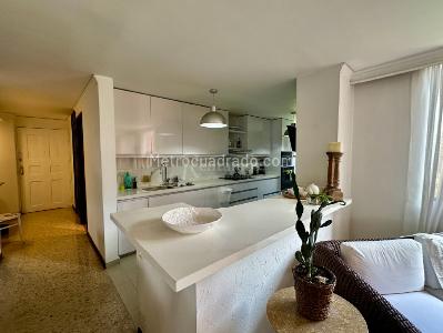 Apartamento de 3 alcobas en venta en Las Palmas, Medellín, 154 m² · foto 2 de 20